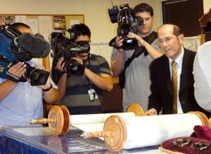 Young Israel Torah stolen